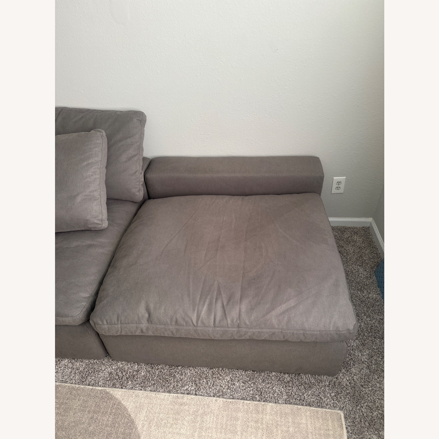 Bob's Discount Furniture Light Gray 2 Seater Sofa - image-3