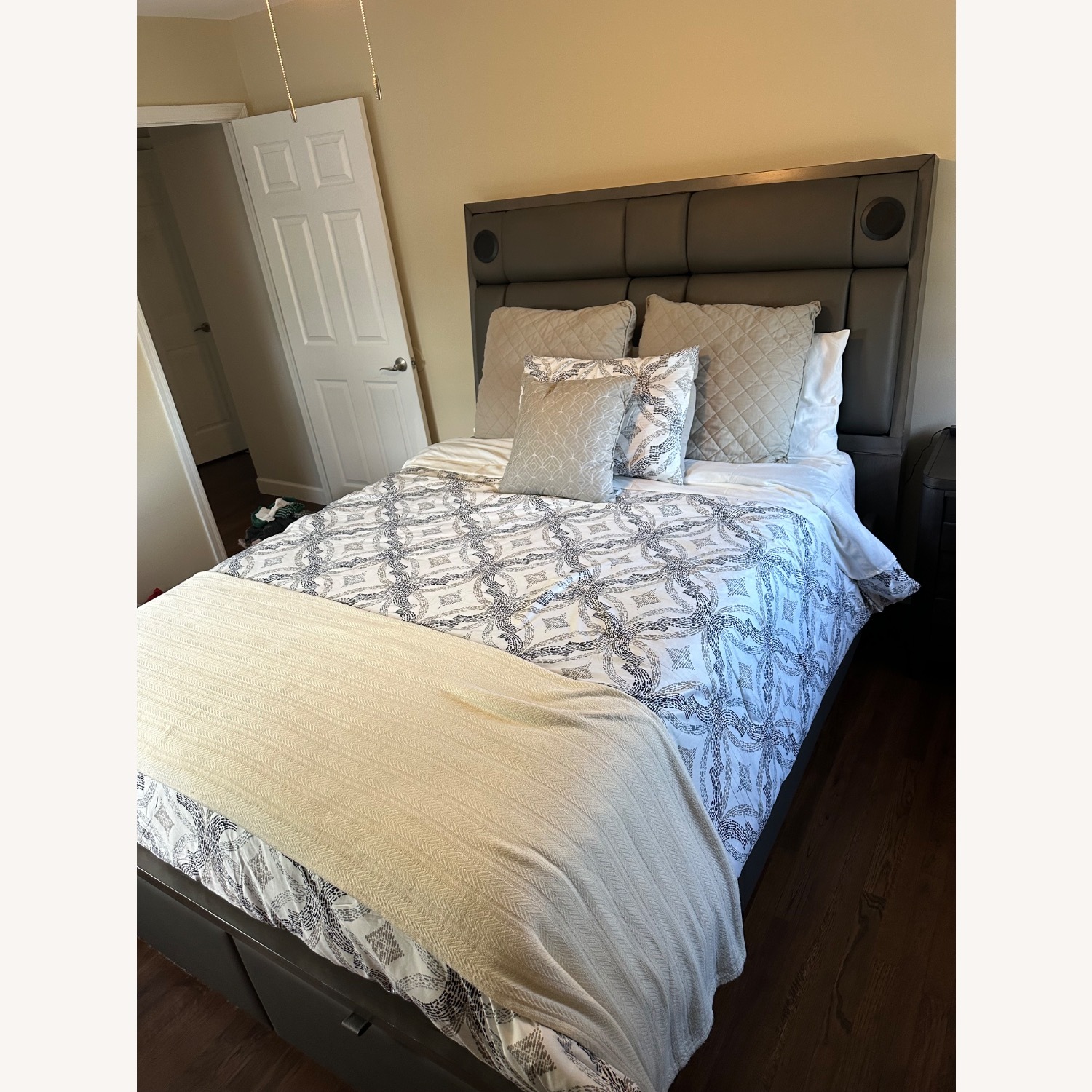 Raymour & Flanigan Orion Dark Gray Wood Queen Bed - image-2