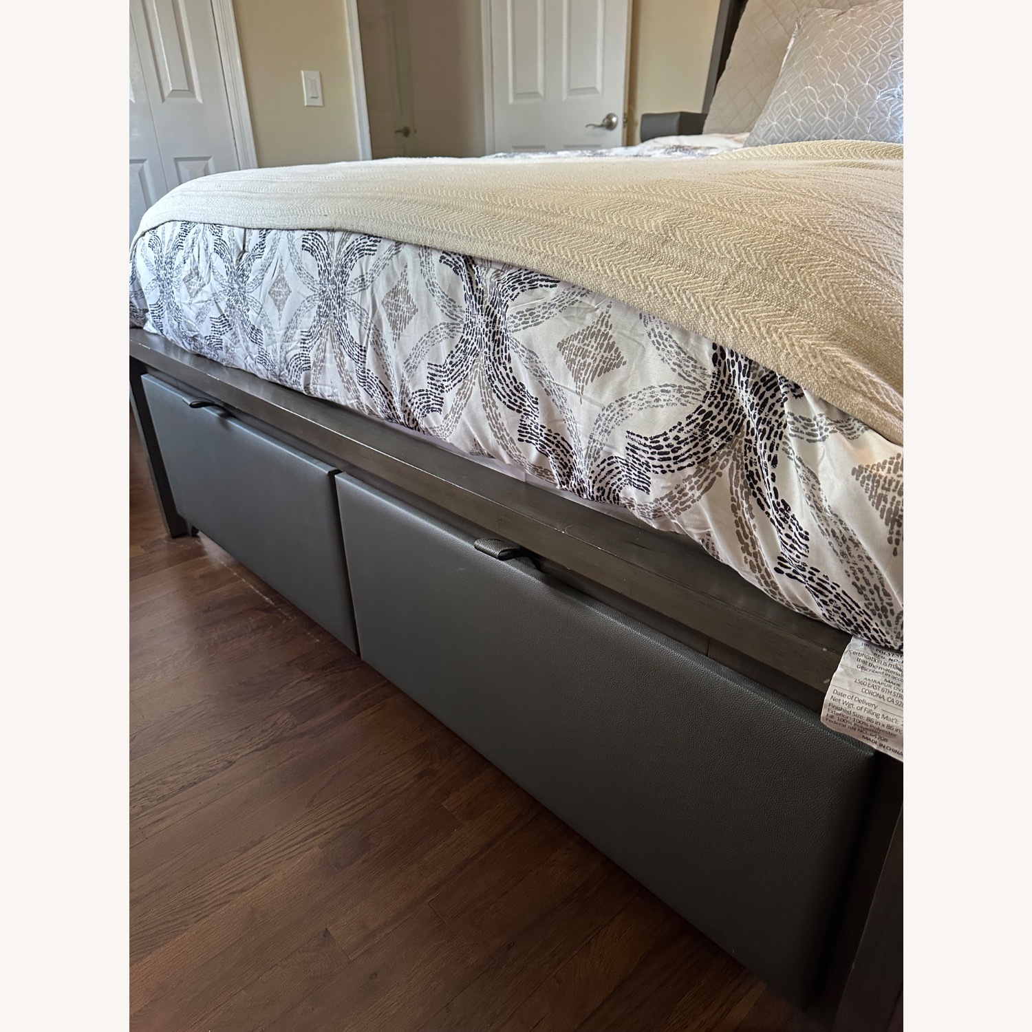 Raymour & Flanigan Orion Dark Gray Wood Queen Bed - image-3