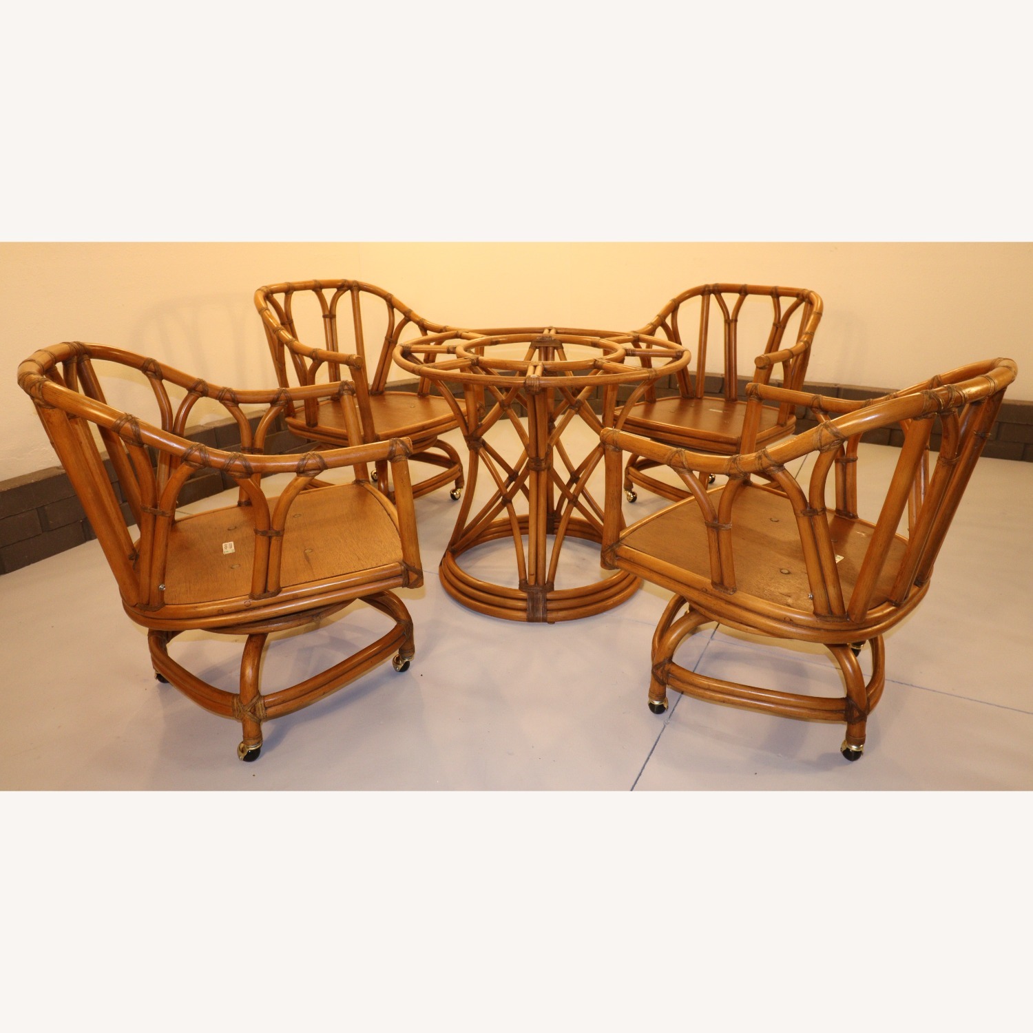 Vintage/Antique Patio Furniture - image-5