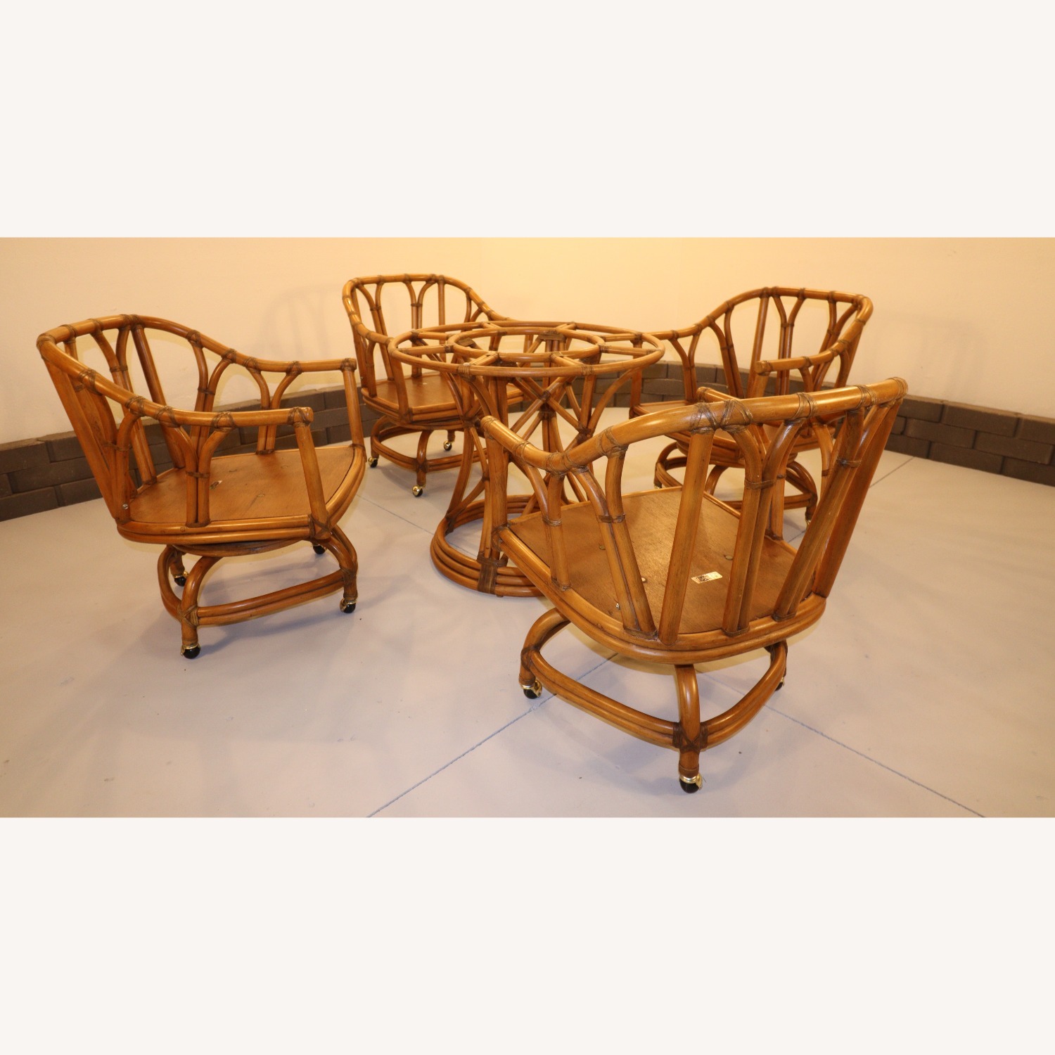 Vintage/Antique Patio Furniture - image-6