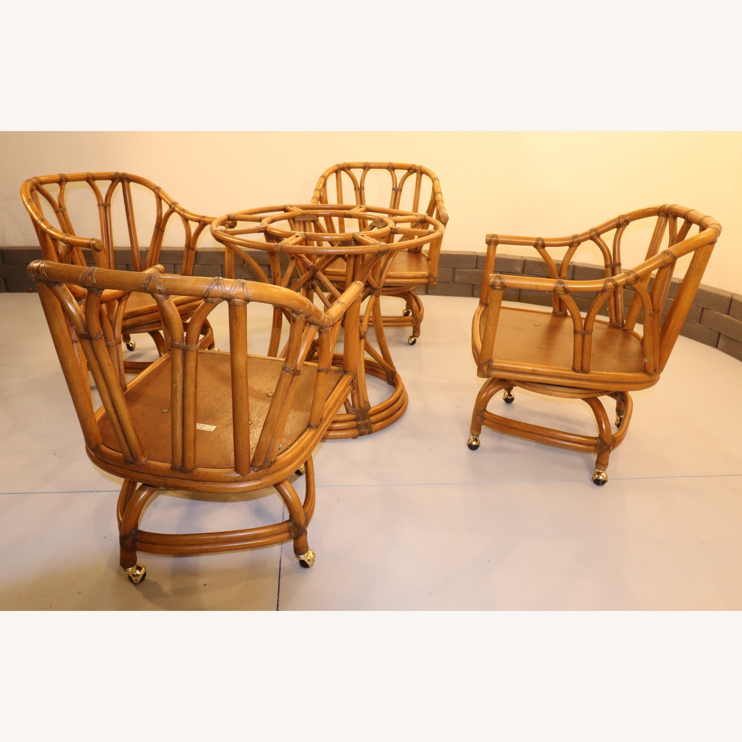 Vintage/Antique Patio Furniture - image-4