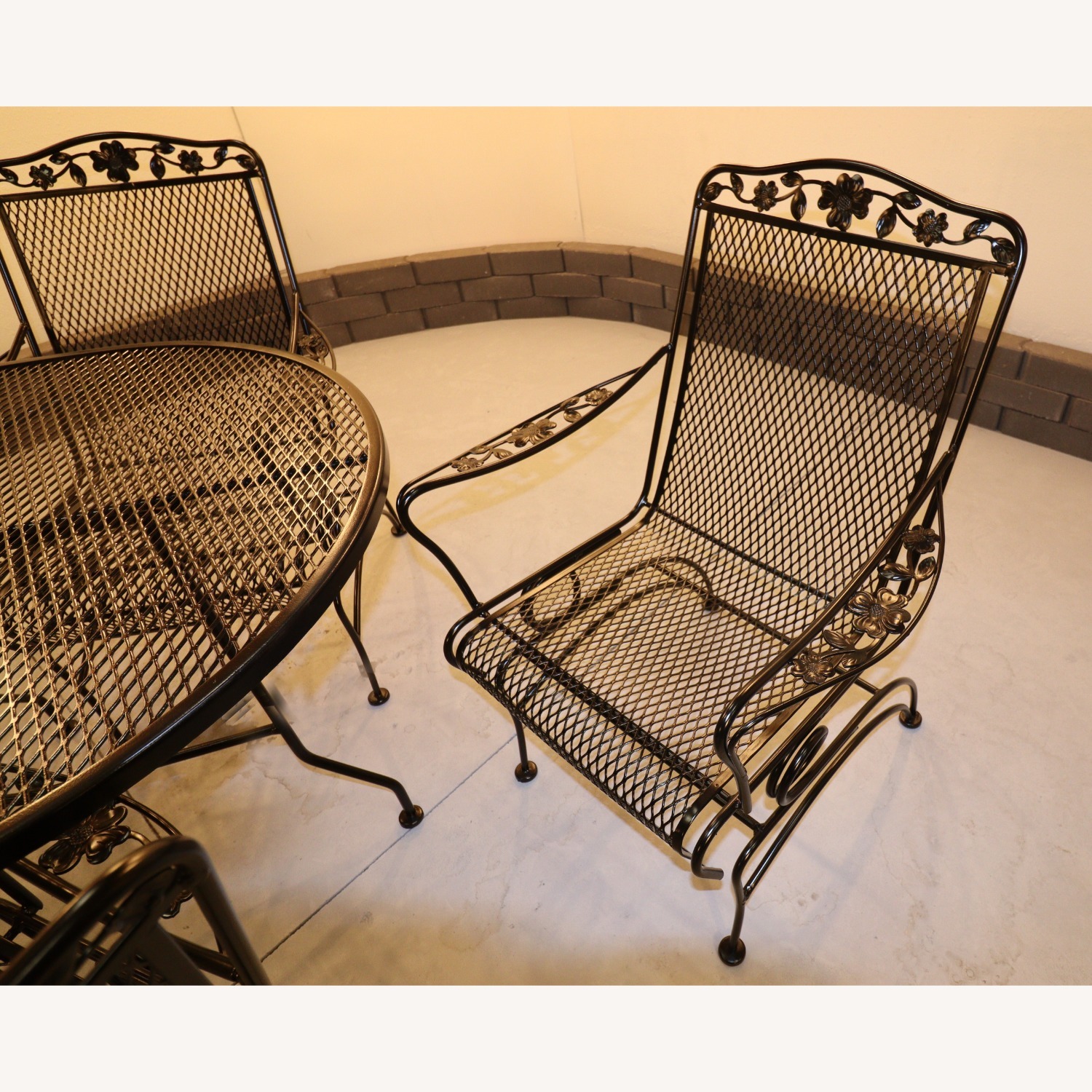 Vintage/Antique Patio Furniture - image-9