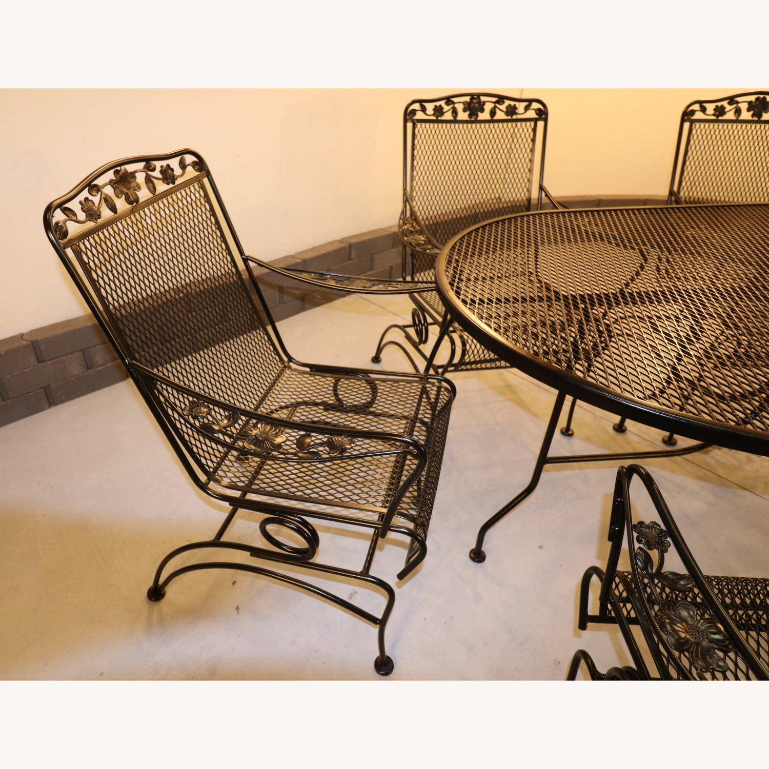 Vintage/Antique Patio Furniture - image-3