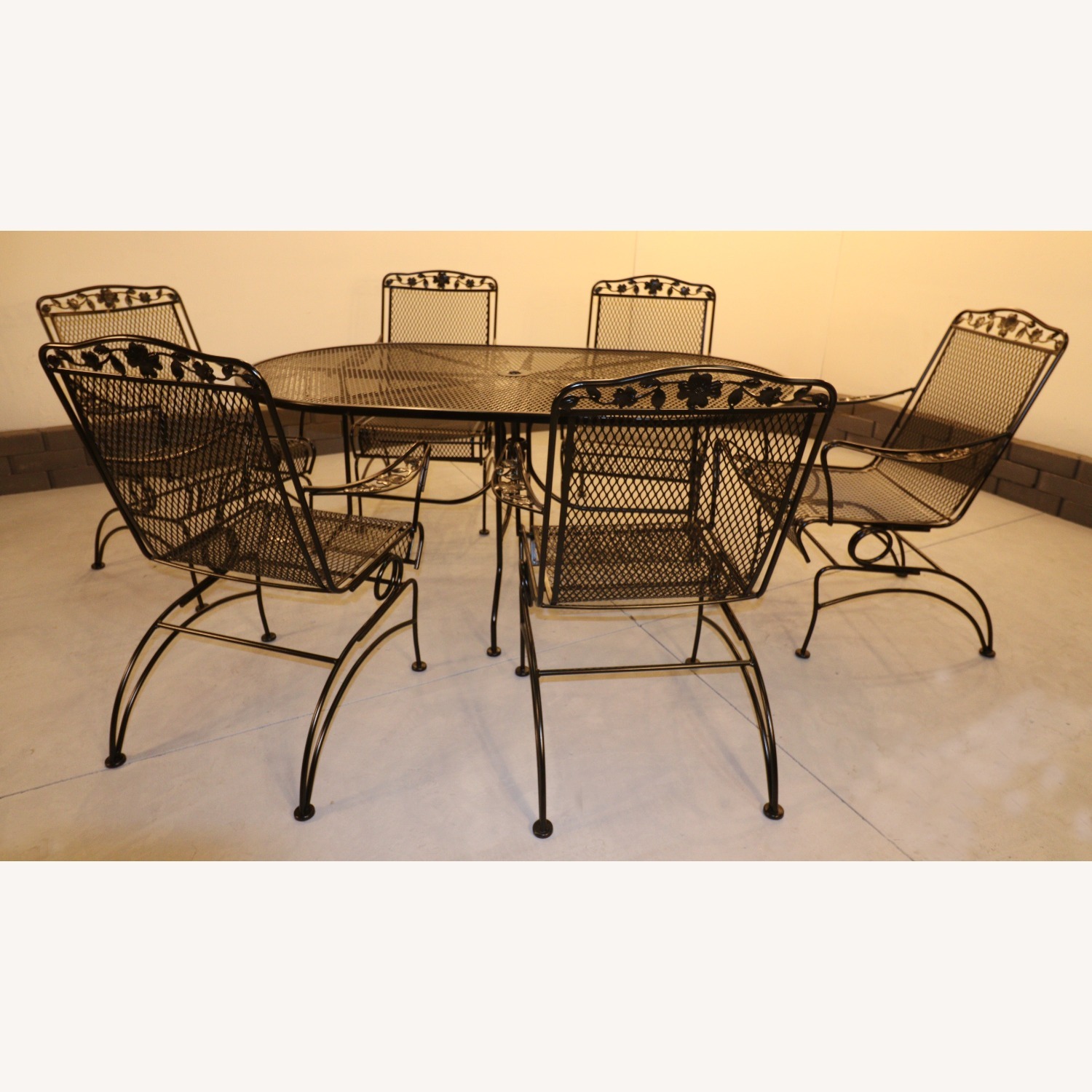 Vintage/Antique Patio Furniture - image-6