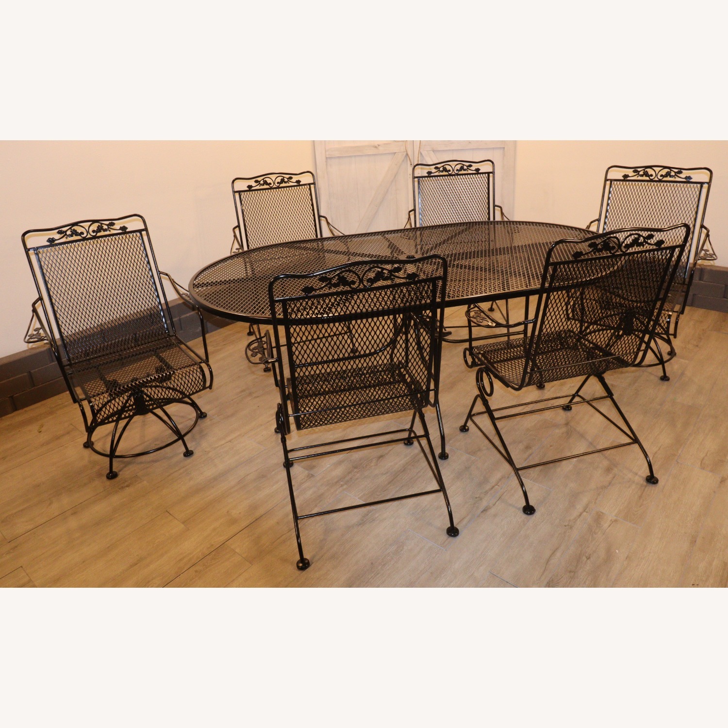 Vintage/Antique Patio Furniture - image-9