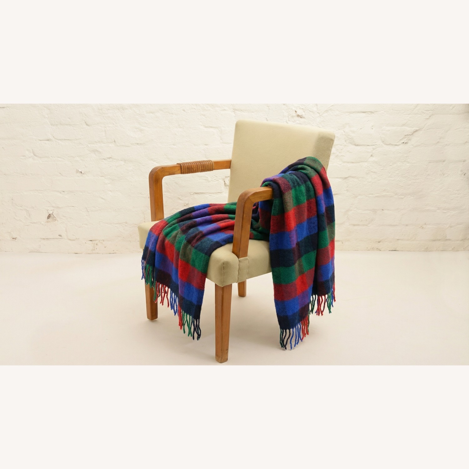 Vintage/Antique Finds Throw - image-2