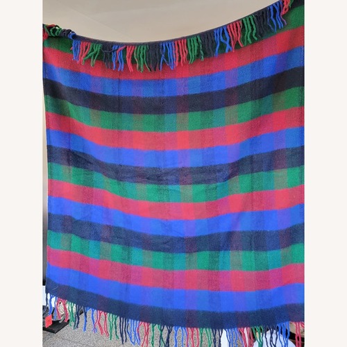 Used Vintage/Antique Finds Throw for sale on AptDeco