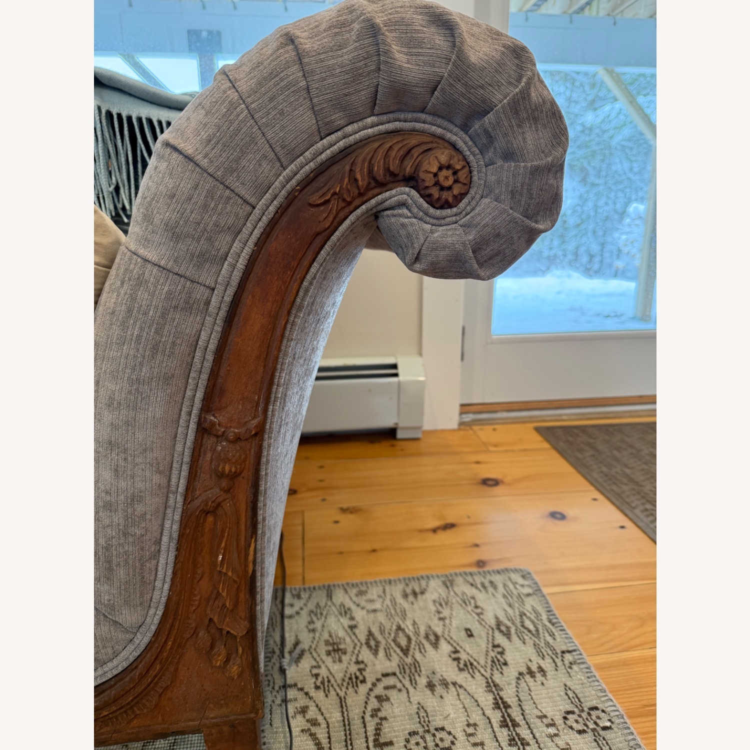 Vintage/Antique Light Gray 3+ Seater Sofa - image-5