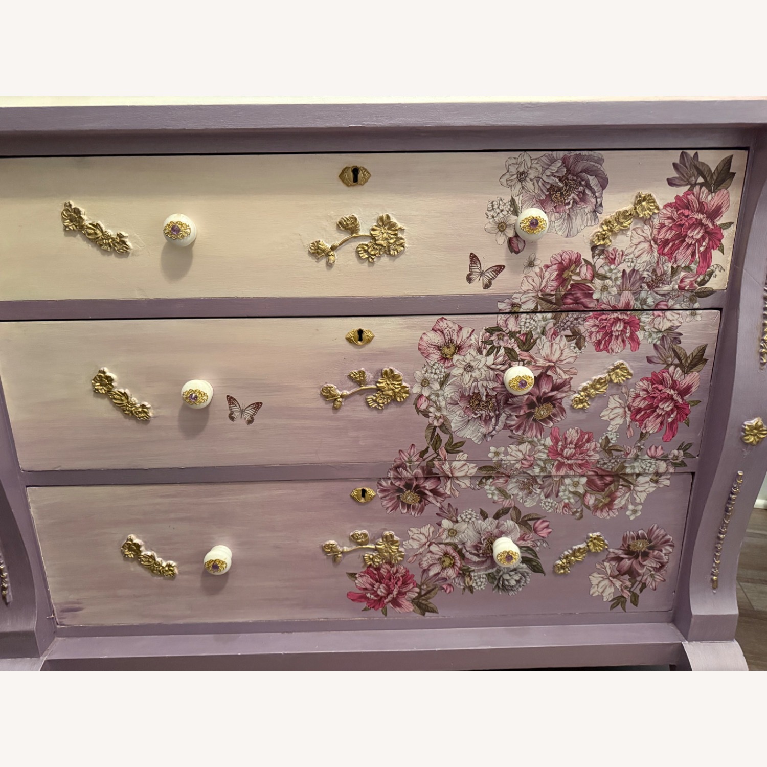 Vintage/Antique Purple Wood Dresser - image-9