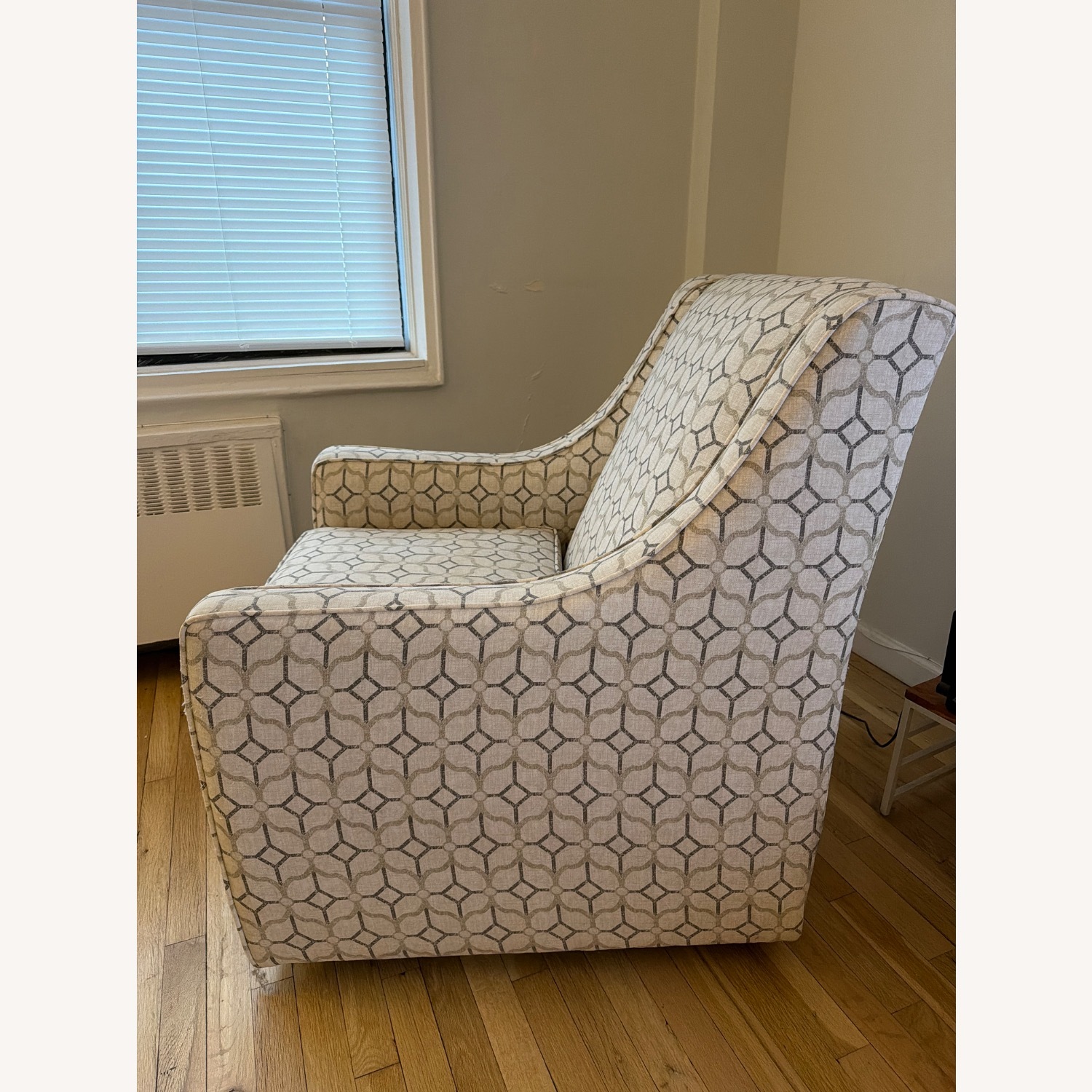 Swivel Chair - image-2