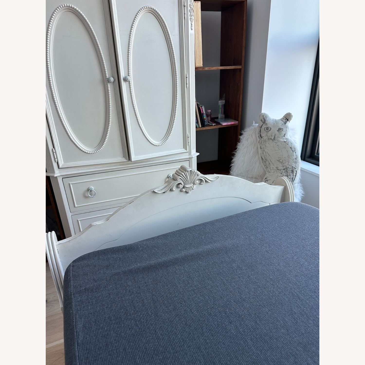 Vintage/Antique White Wood Twin Bed - image-4