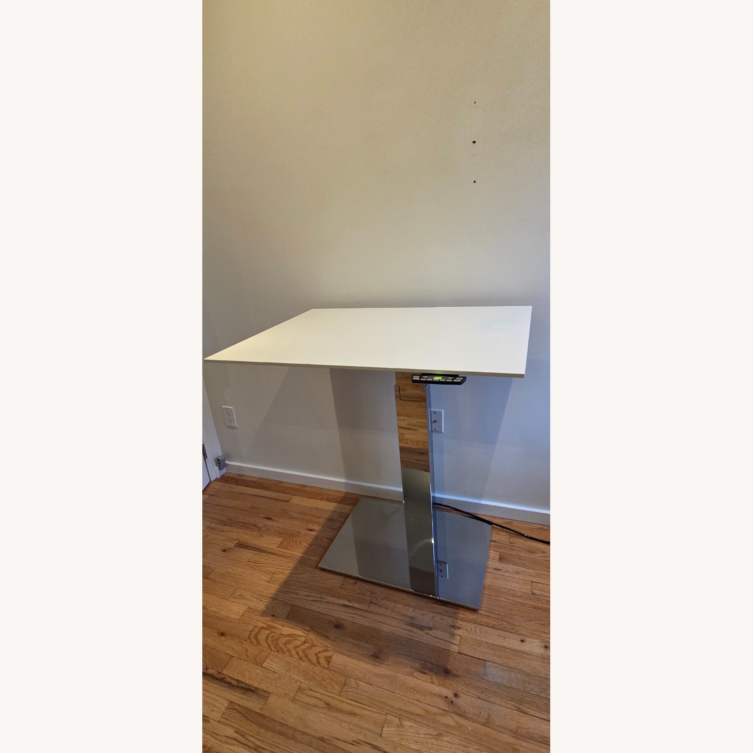 Walter Knoll Exec V Desk  - image-1