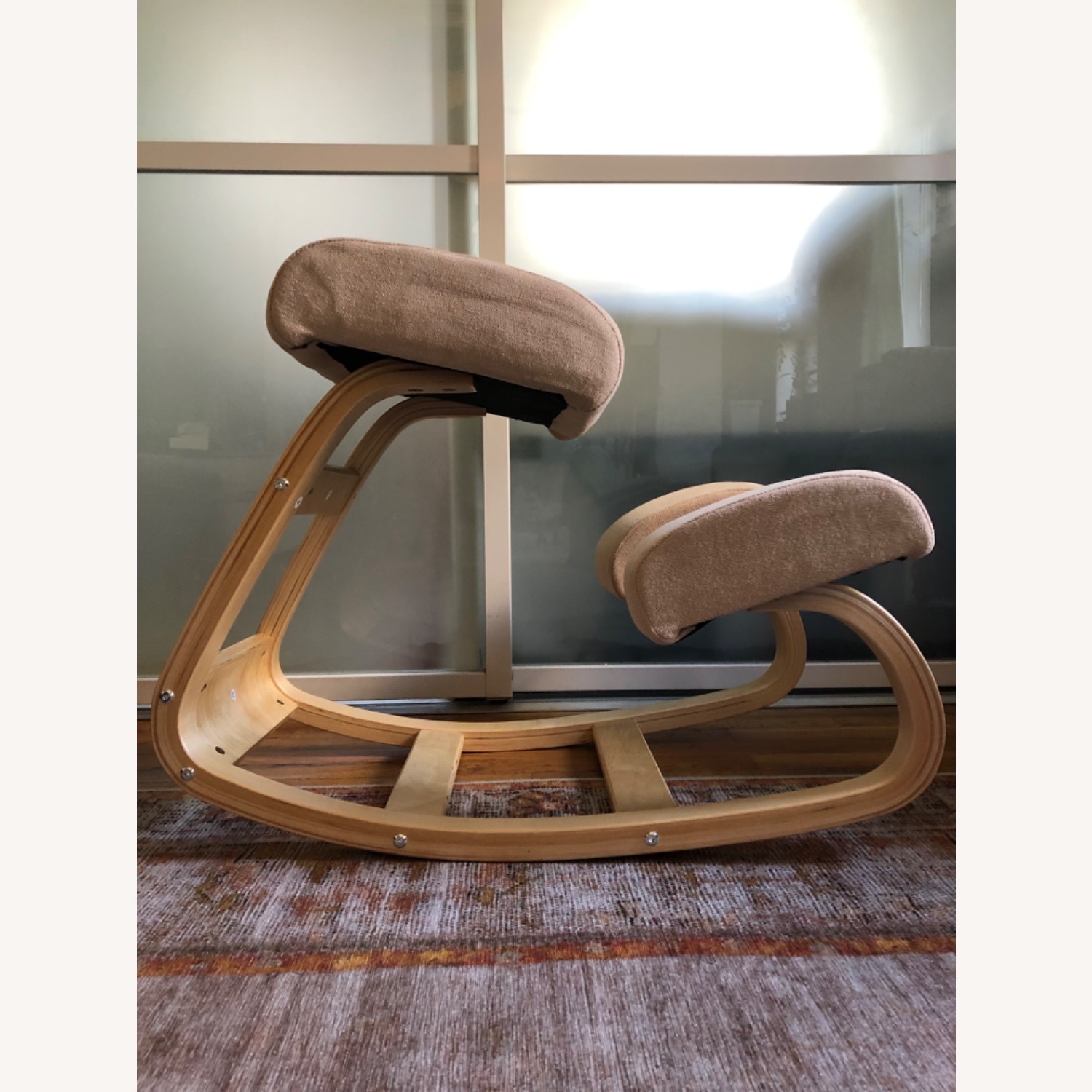 Sleekform The Austin Kneeling Chair: Winter Linen - image-2