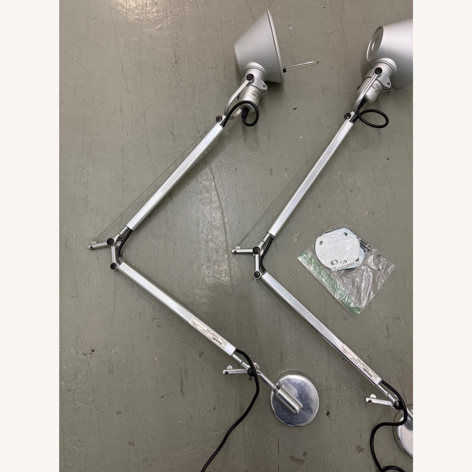 Artemide Silver Aluminum Wall Lamp - image-2