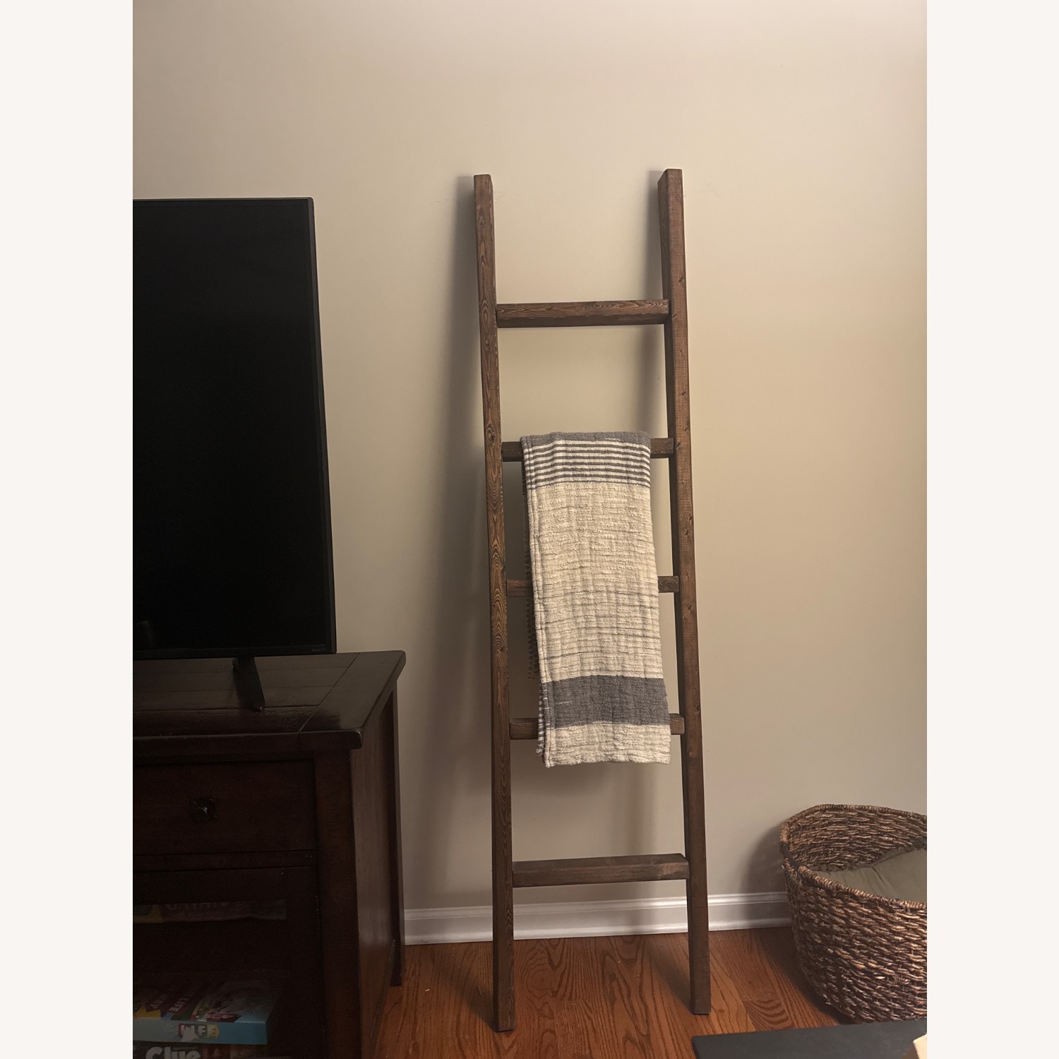 Wood Blanket Ladder - image-2