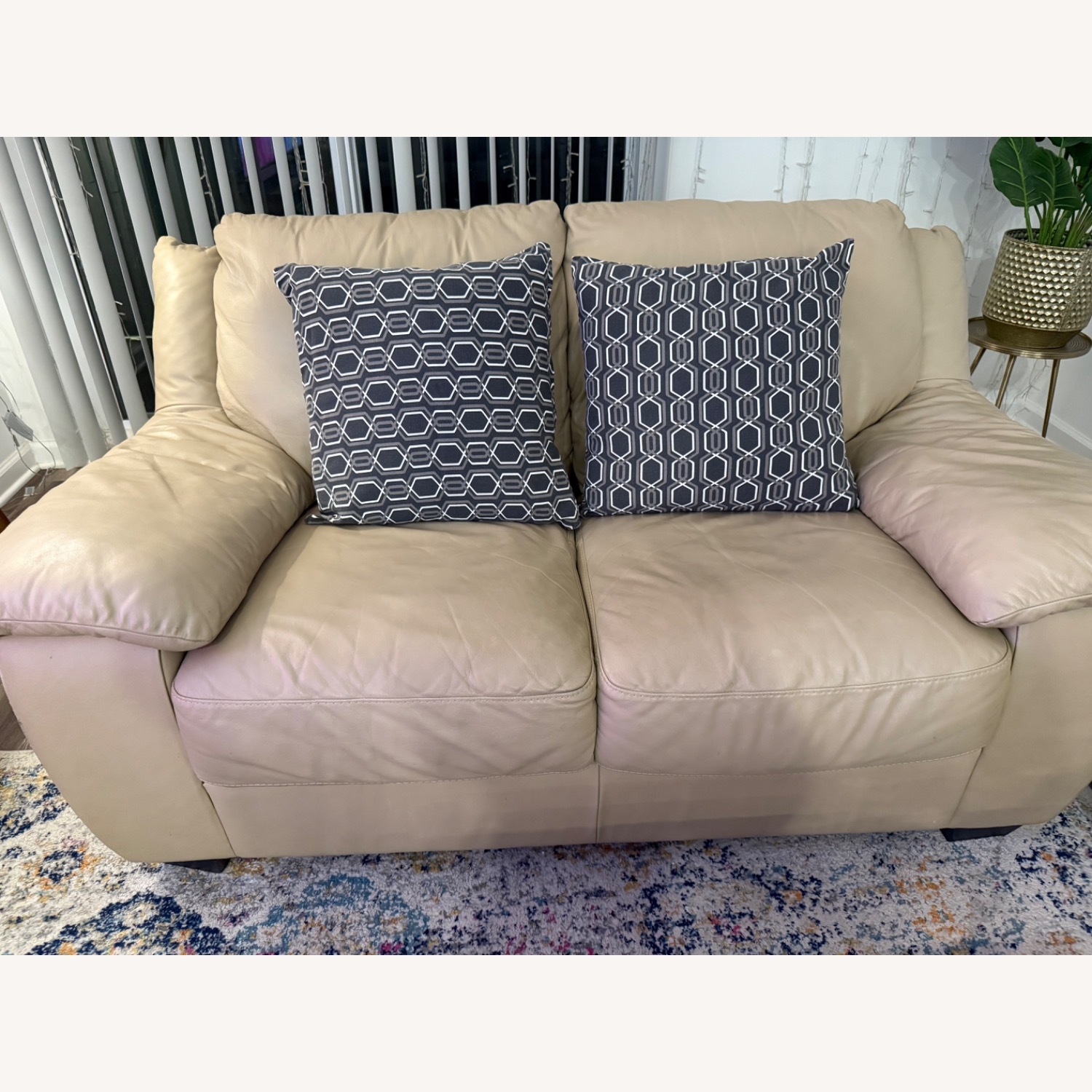 2-Seater Loveseat - image-1
