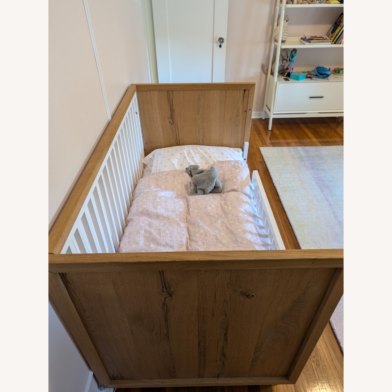 Romina Uptown Classic Crib With Toddler Rail - image-2