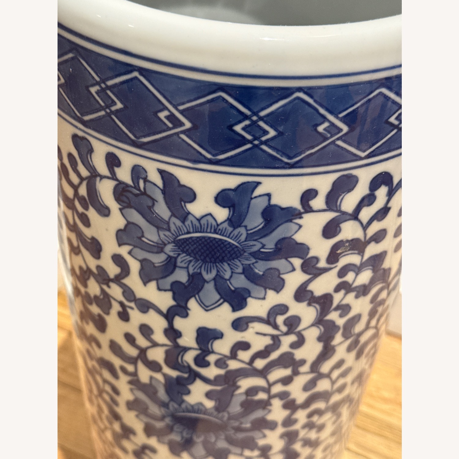 Contemporary Décor China Umbrella Stand - image-4