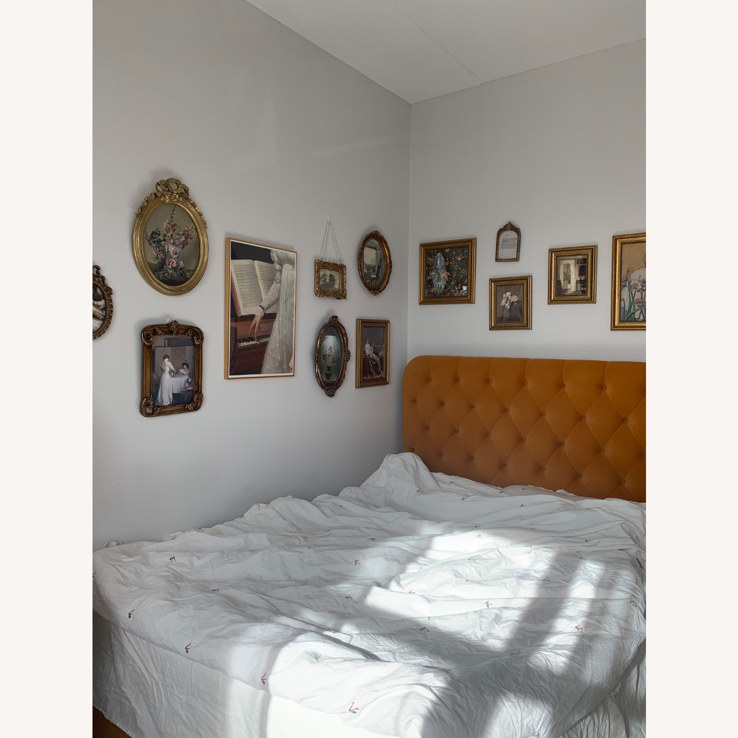 Vintage/Antique Light Brown Queen Bed - image-2