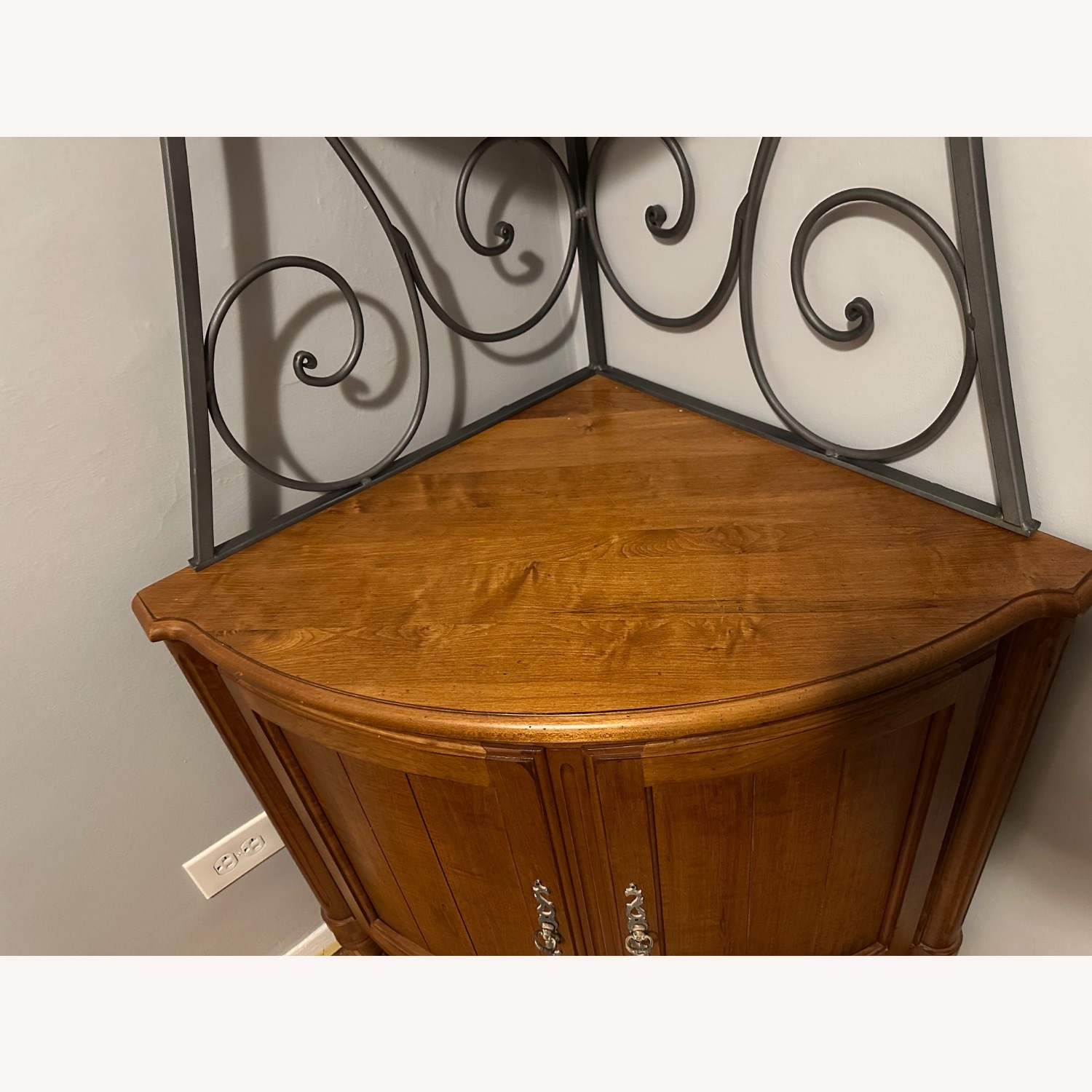 Ethan Allen Legacy Corner Bakers Rack  - image-2