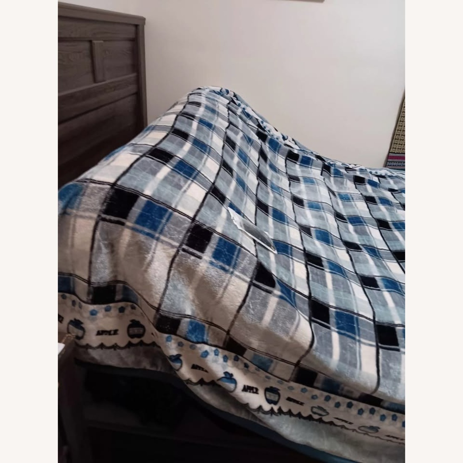 Ashley Juararo Queen Bed Frame - Dark Wood - image-3