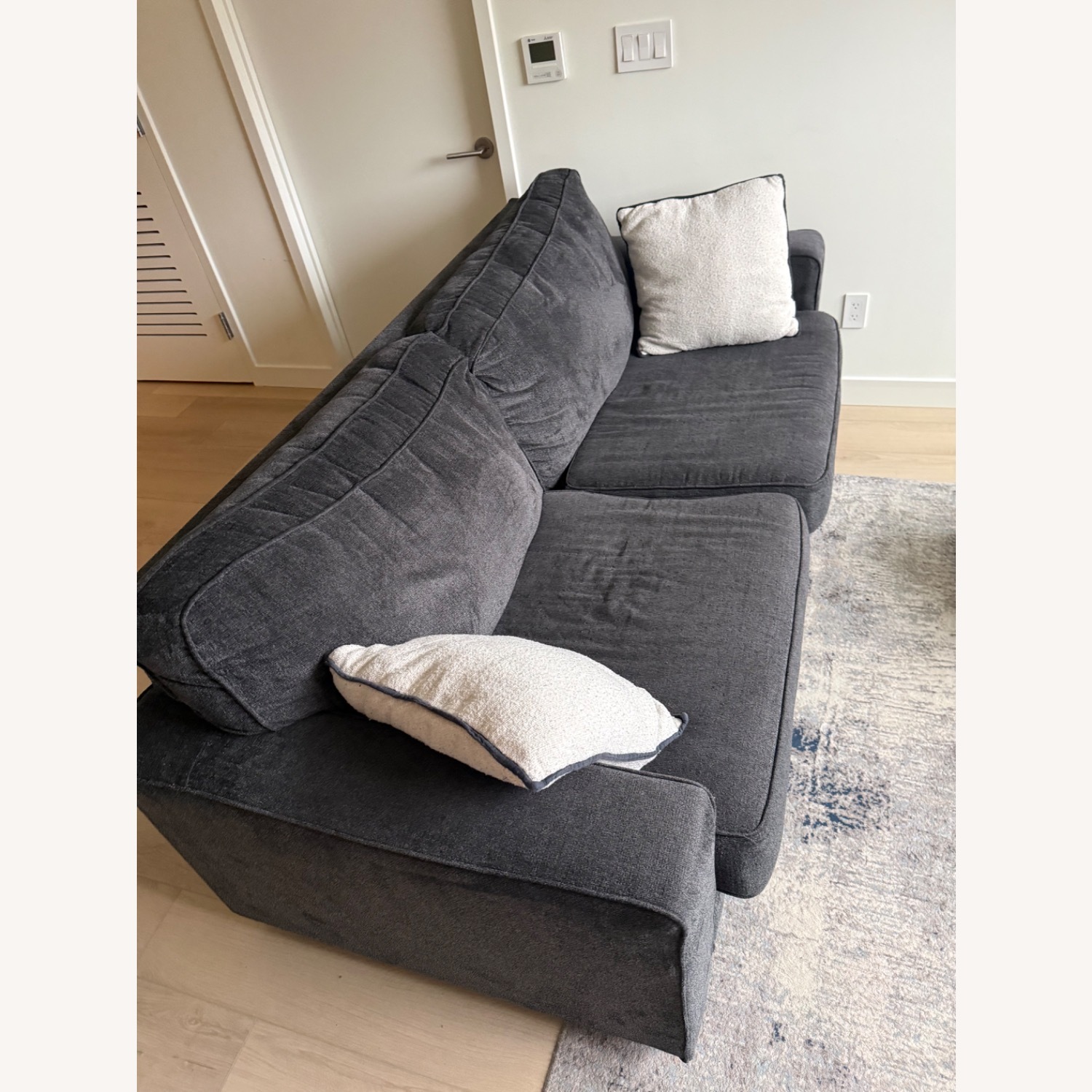 Ashley Pull Out sofa - image-3