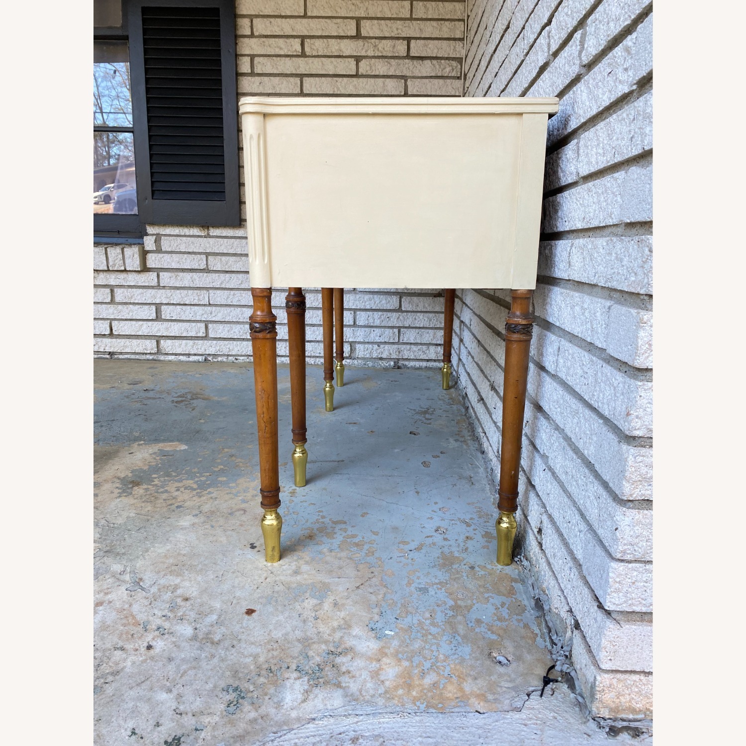 Floral Vintage Regency-style Vanity - image-4