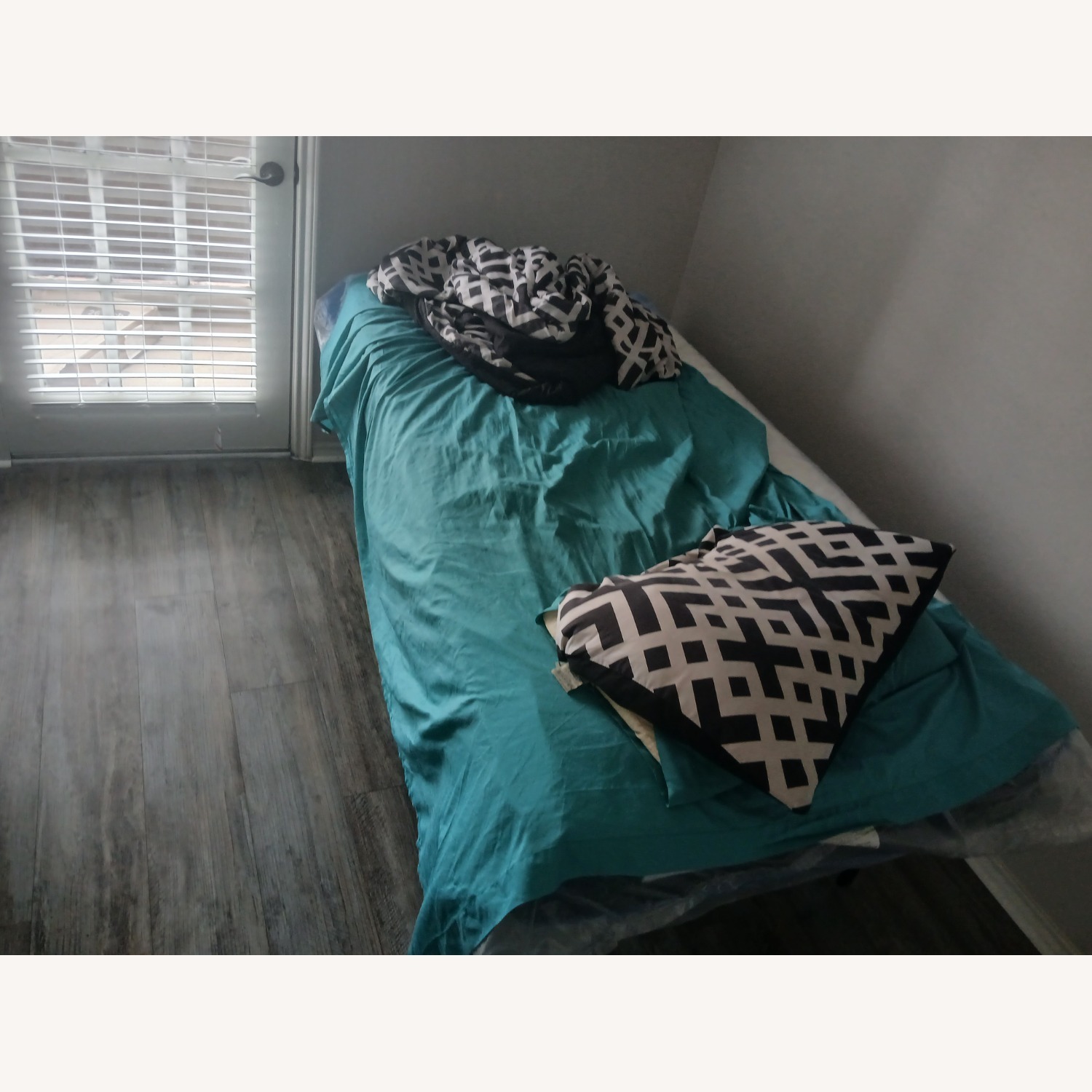 White Twin Bed - image-3