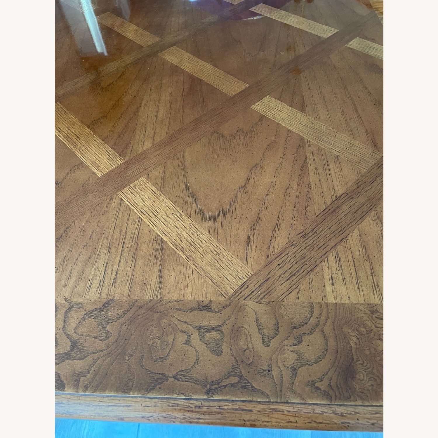 Thomasville Dining Table With 2 Leaves - image-4