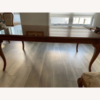 Thomasville Dining Table With 2 Leaves