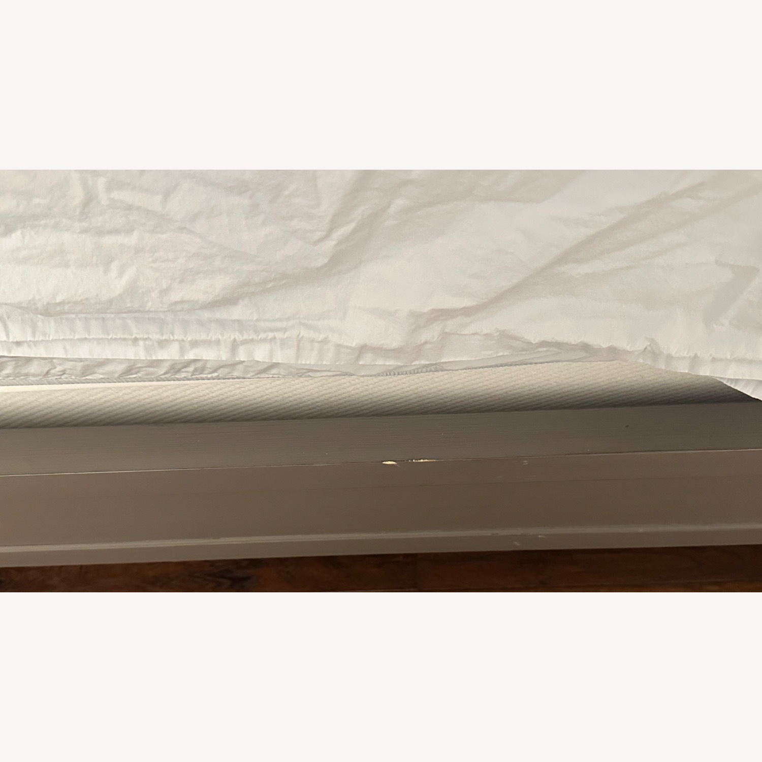 St. James Upholstered Bed (Queen) - image-2