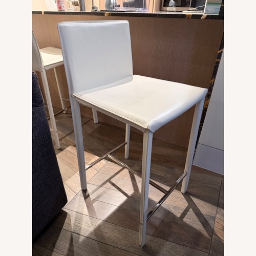 Used White Bar Stools for sale on AptDeco