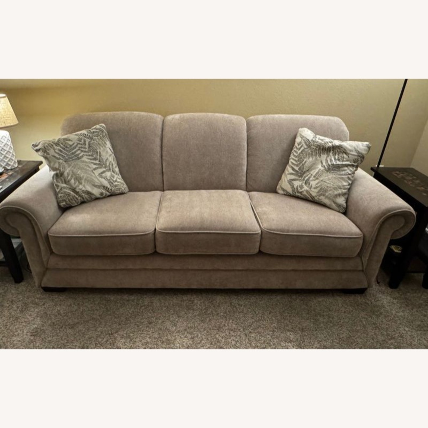 La-Z-Boy 3-Seat Sofa with Cushions - Comfortable  - image-4