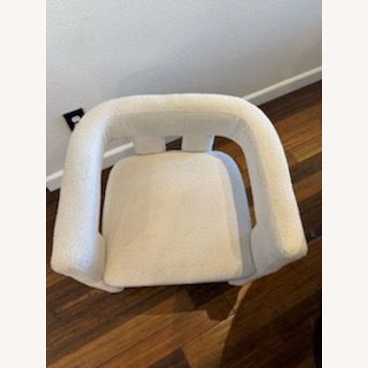 Set of 4 Modern White Lounge Chairs with Plush  - image-1