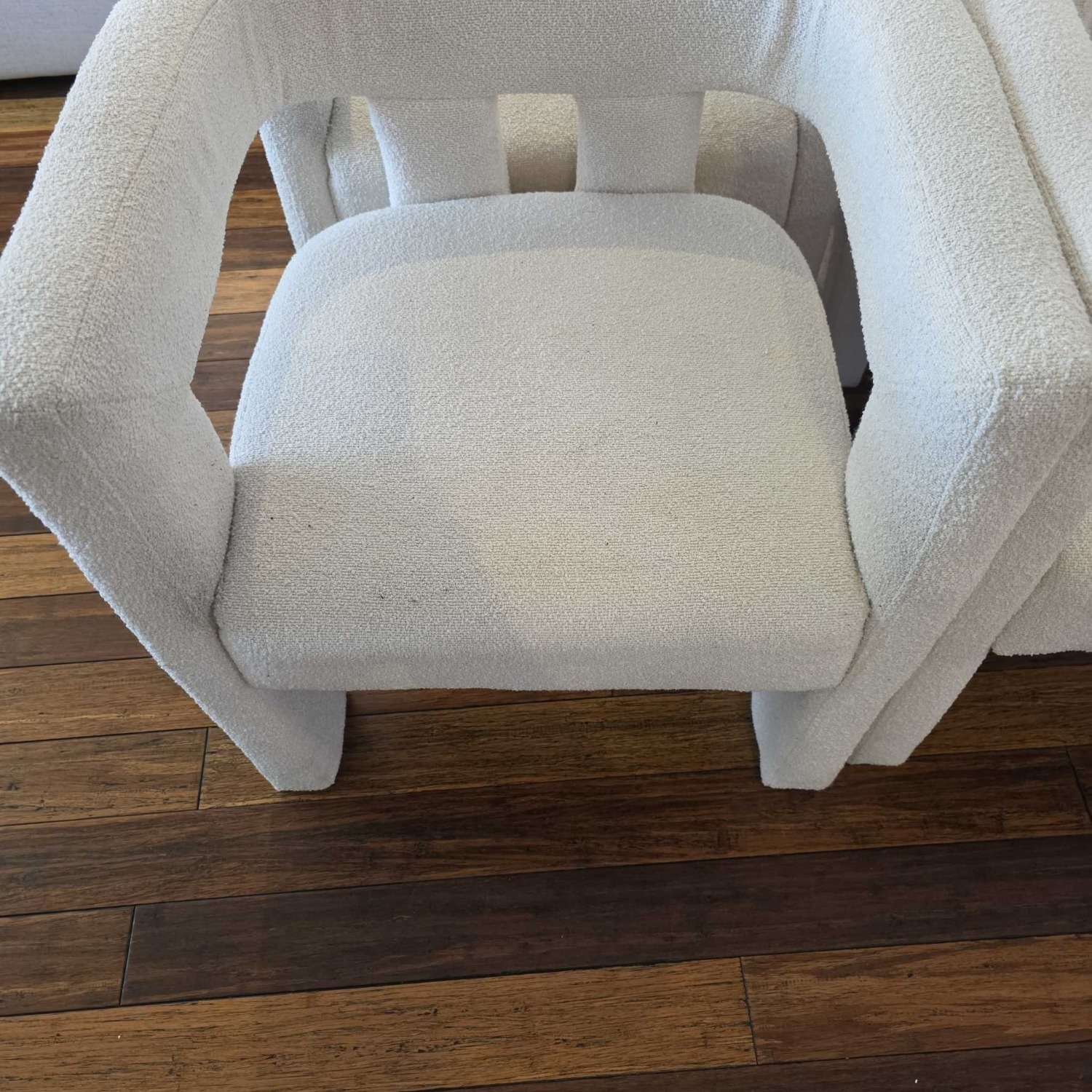 Set of 4 Modern White Lounge Chairs with Plush  - image-4