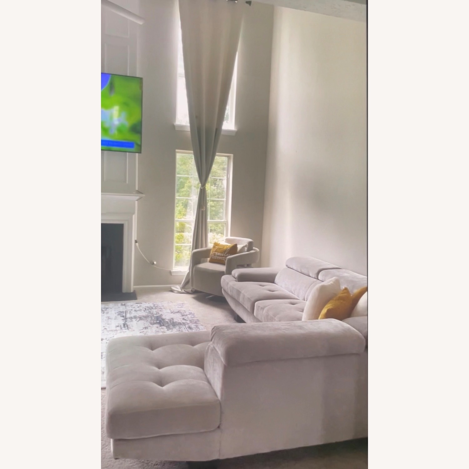 Rooms To Go Northside 2 Piece Sectional - image-4