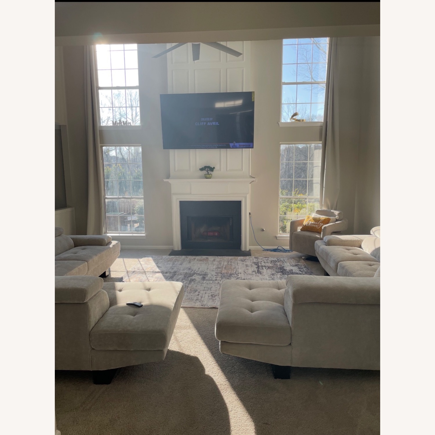 Rooms To Go Northside 2 Piece Sectional - image-2