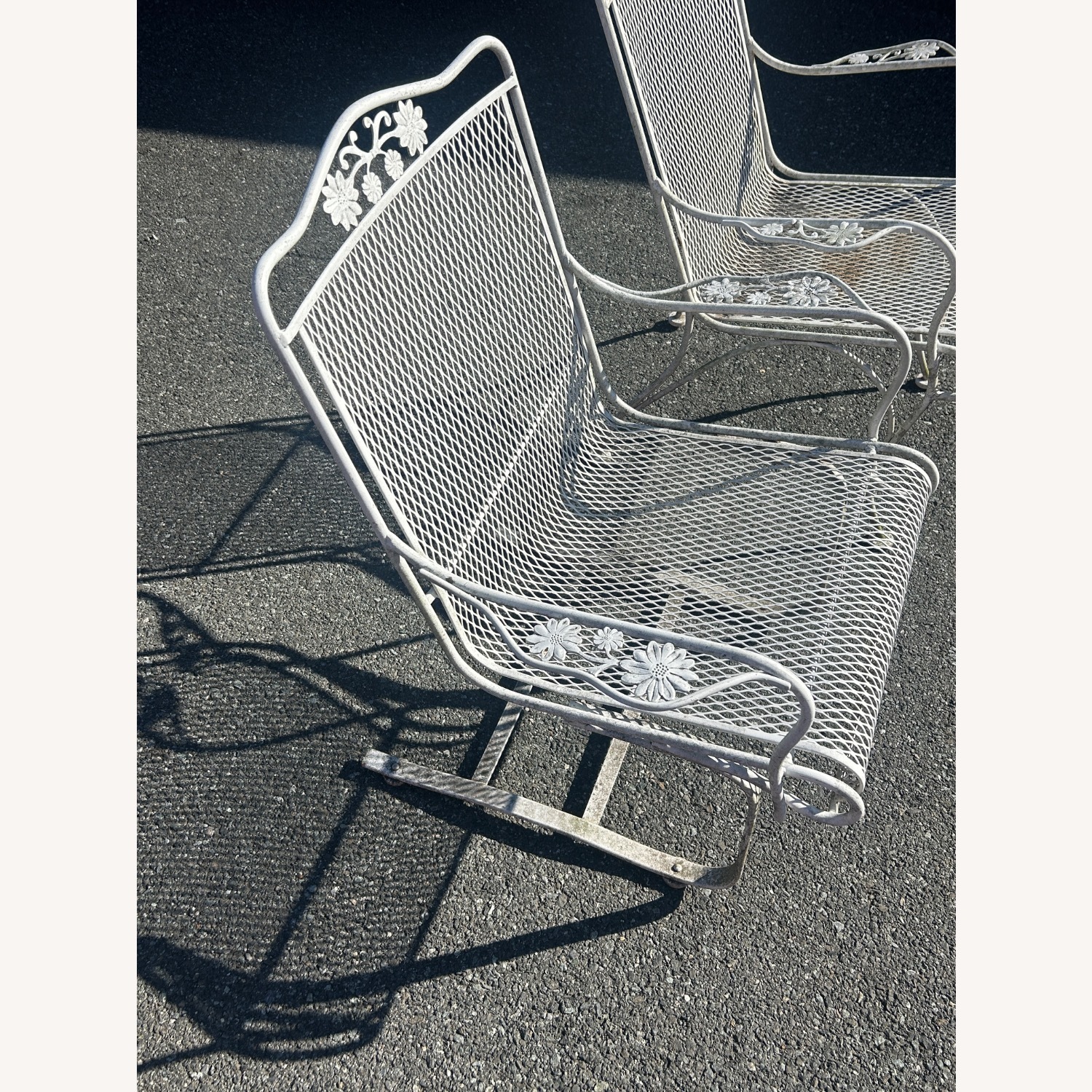 Vintage Woodard Patio Table & 6 Chairs - image-9