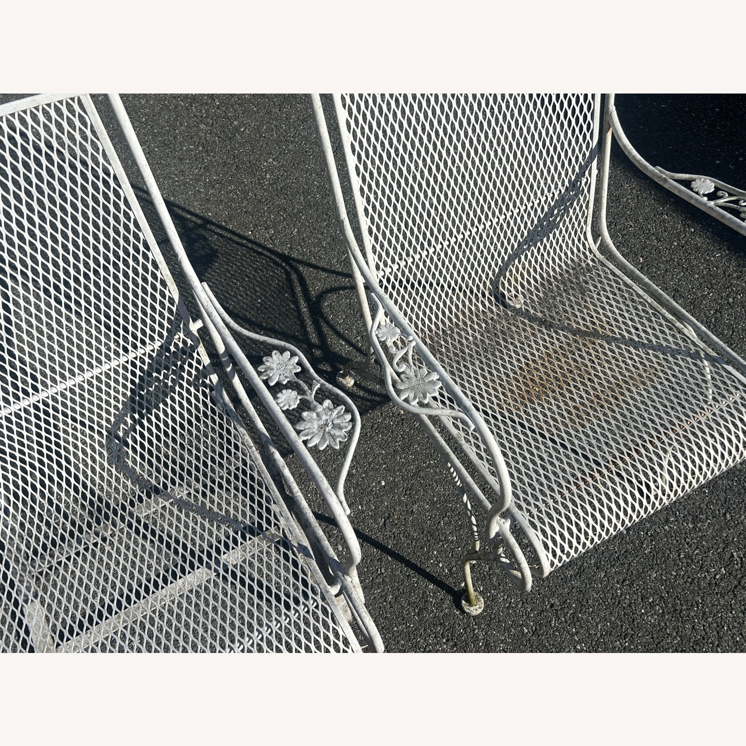 Vintage Woodard Patio Table & 6 Chairs - image-8