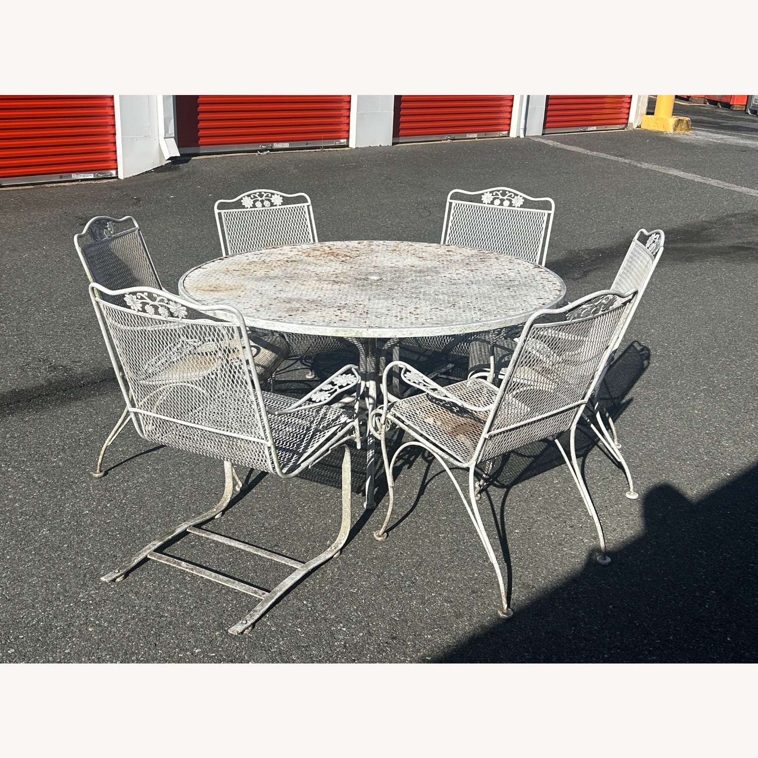 Vintage Woodard Patio Table & 6 Chairs - image-1