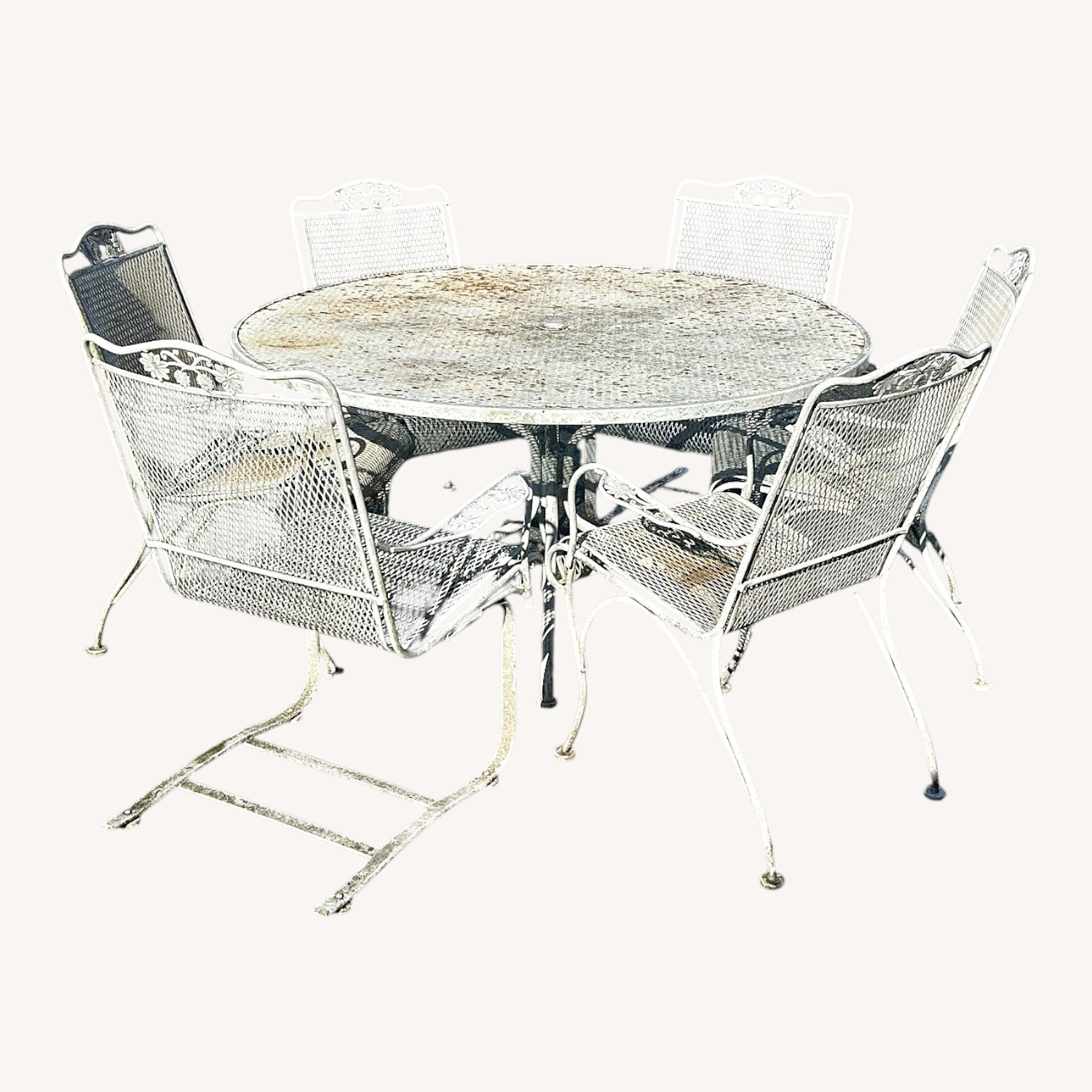 Vintage Woodard Patio Table & 6 Chairs - image-0