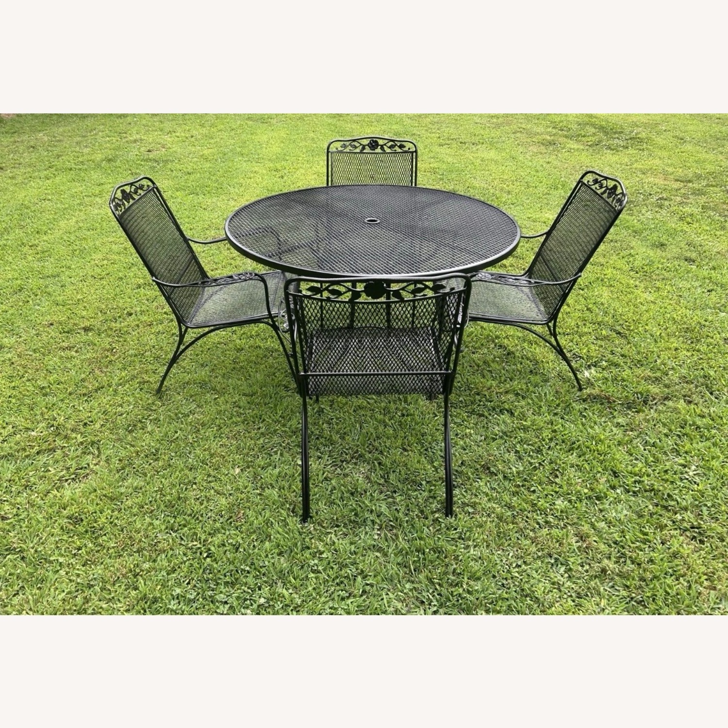 Vintage Woodard Table & 4 Decorative Chairs - image-2