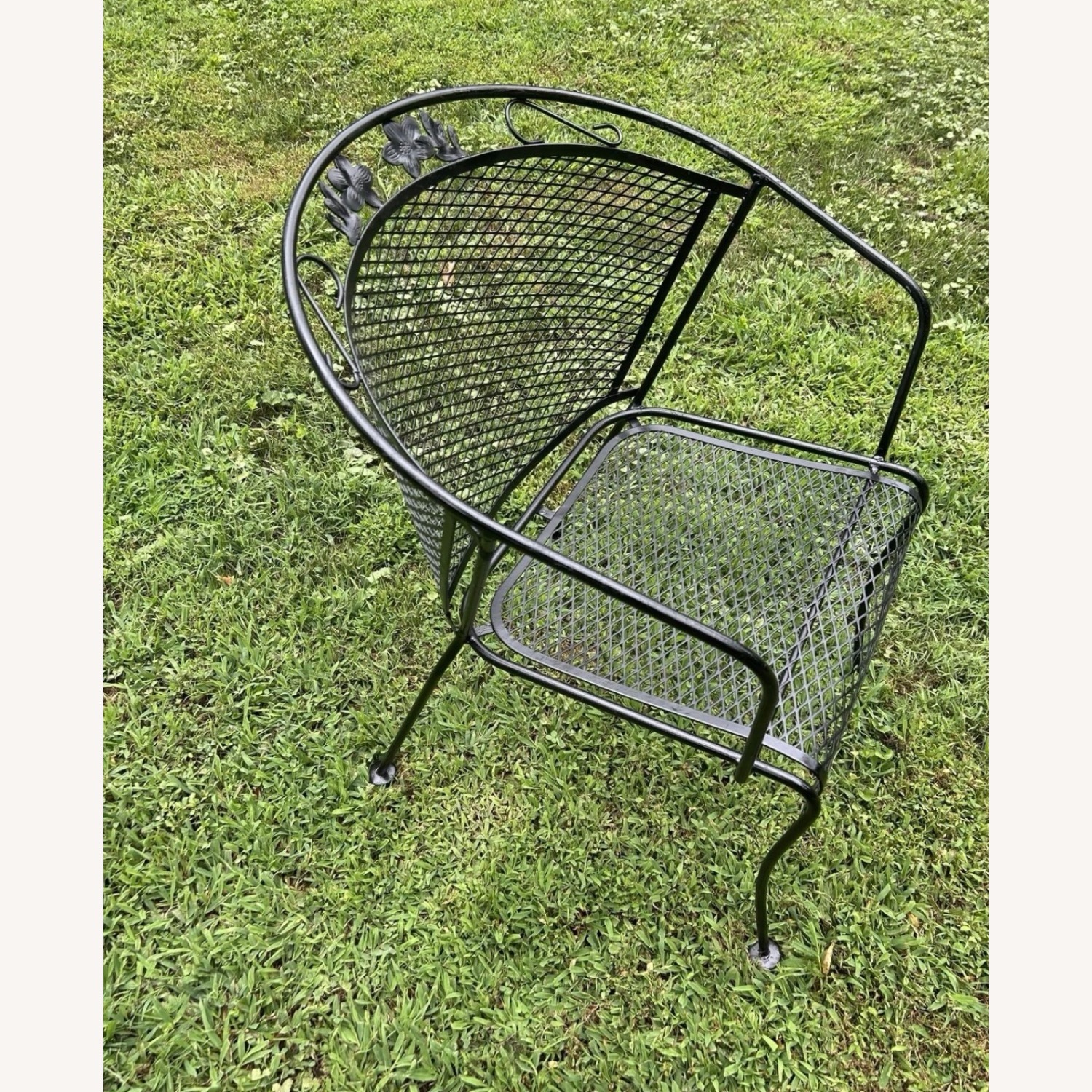 Vintage Woodard Table & 4 Chairs  - image-5