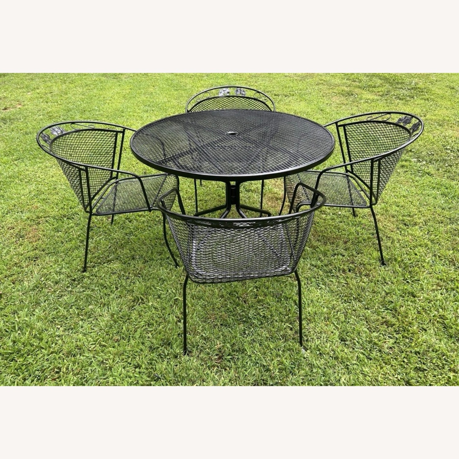 Vintage Woodard Table & 4 Chairs  - image-1