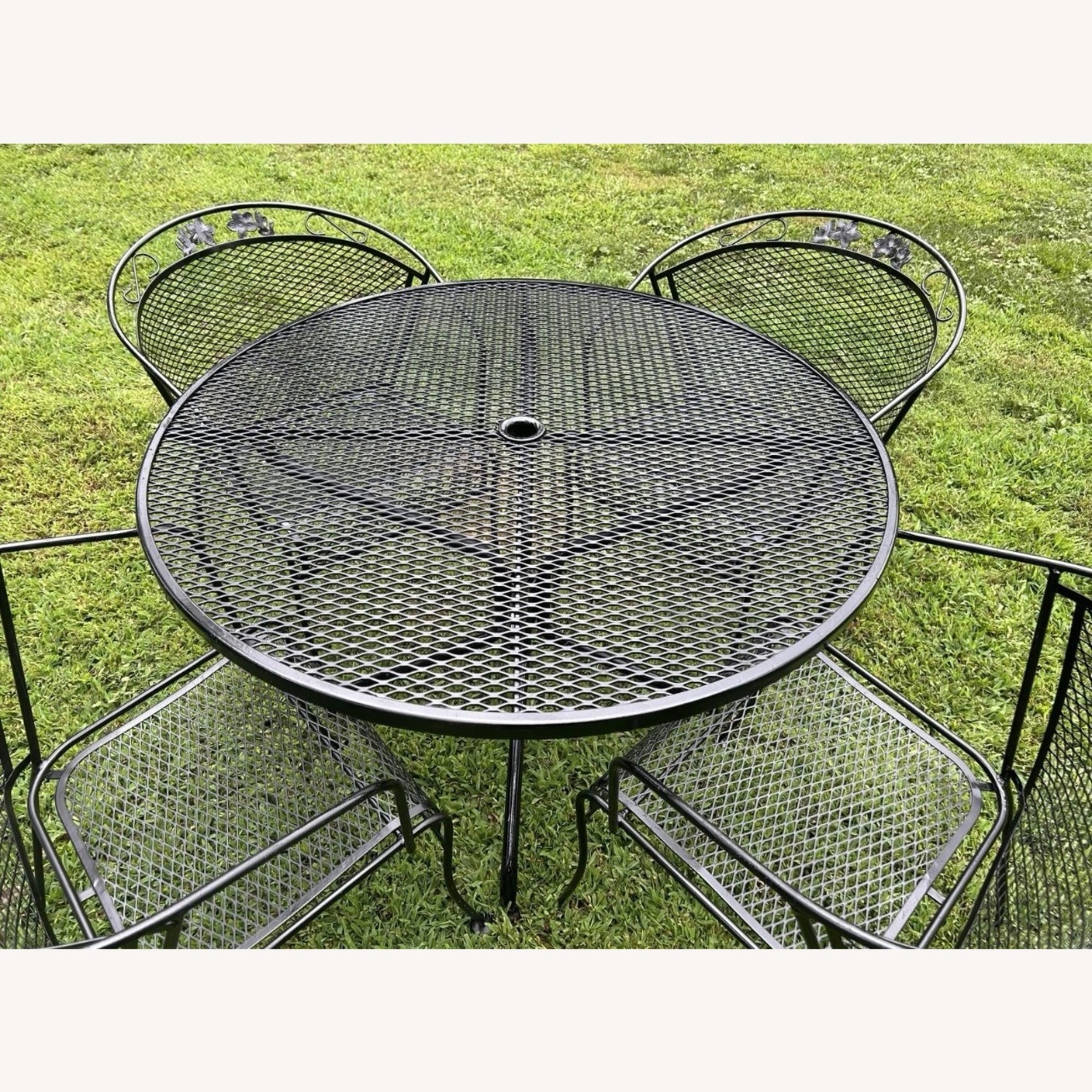 Vintage Woodard Table & 4 Chairs  - image-3