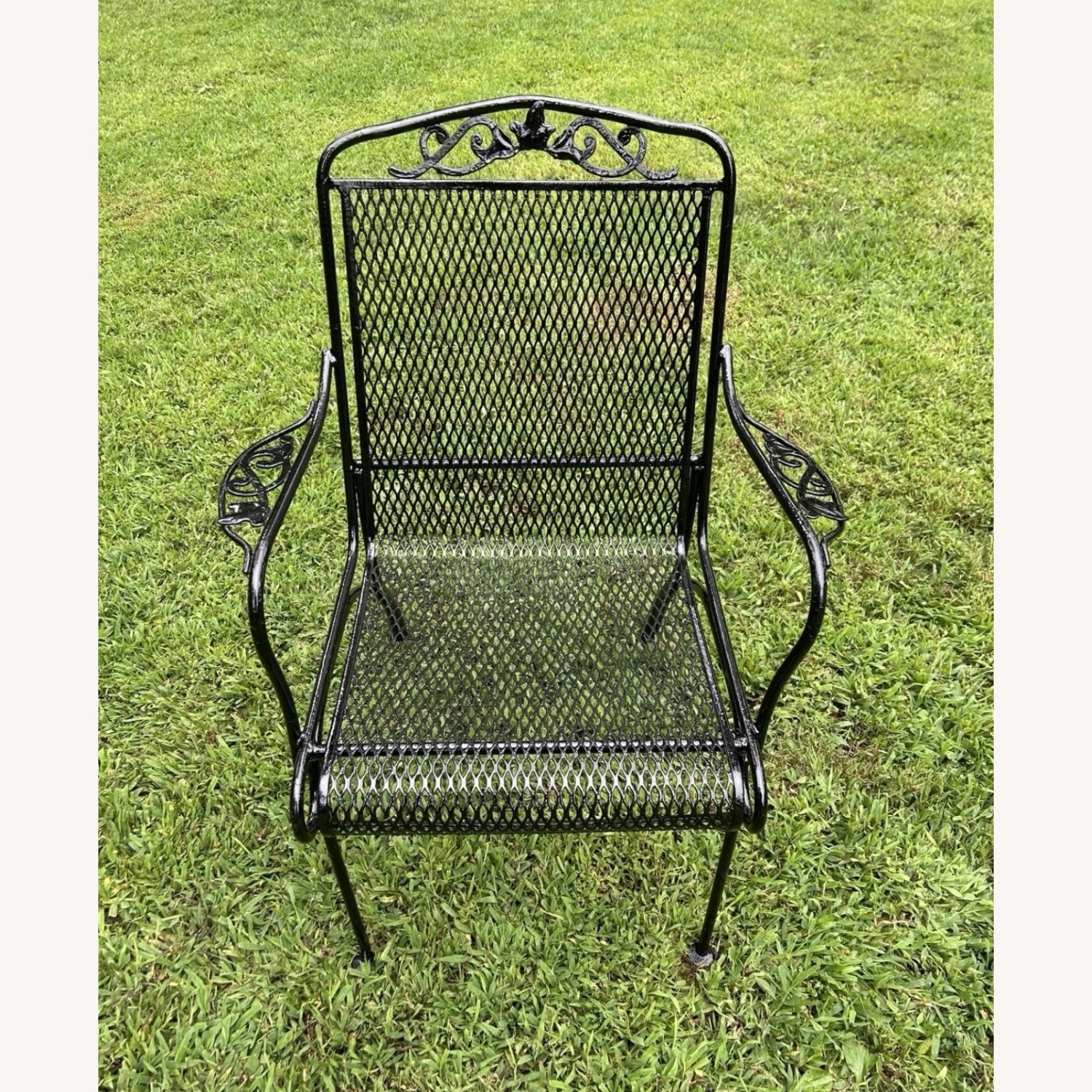 Vintage Woodard Table & 4 Decorative Chairs - image-4