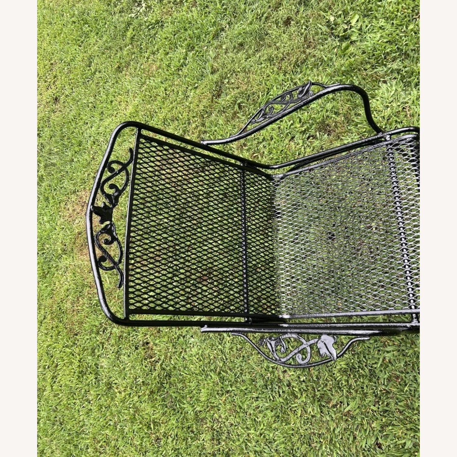 Vintage Woodard Table & 4 Decorative Chairs - image-6