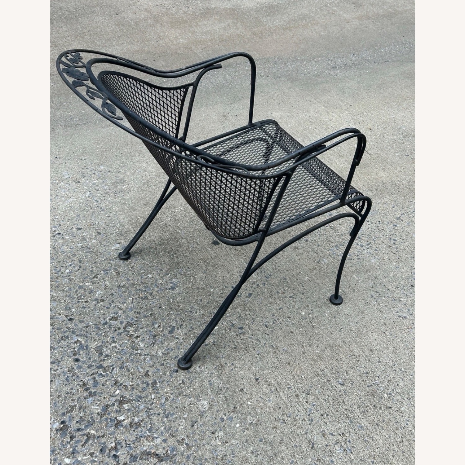 Vintage Woodard Table & 4 Barrel Chairs - image-7