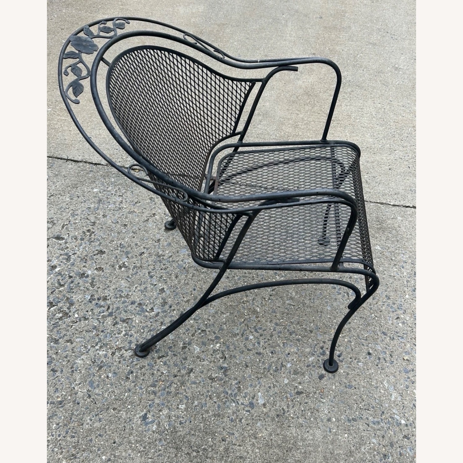 Vintage Woodard Table & 4 Barrel Chairs - image-6